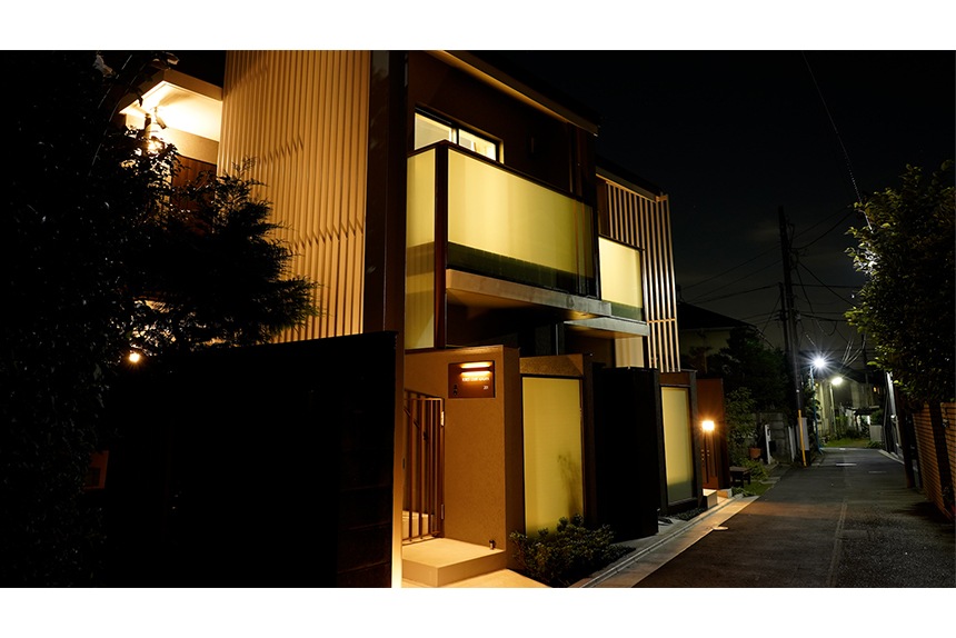 曇りガラスの効用(ファサードの特徴③)