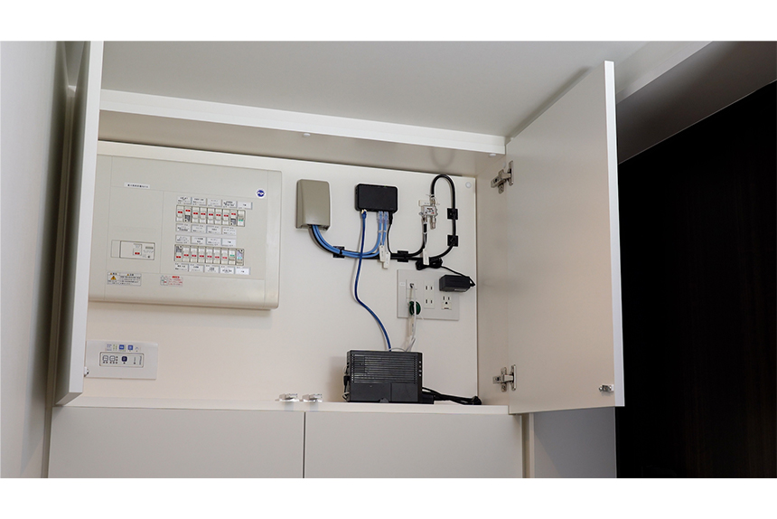 弱電ボックス(玄関収納上部)